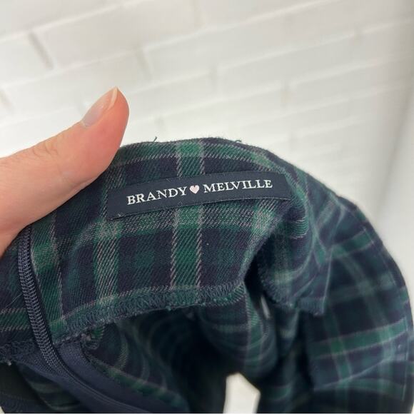Brandy Melville Green Plaid Mini Skirt - Picture 3 of 10